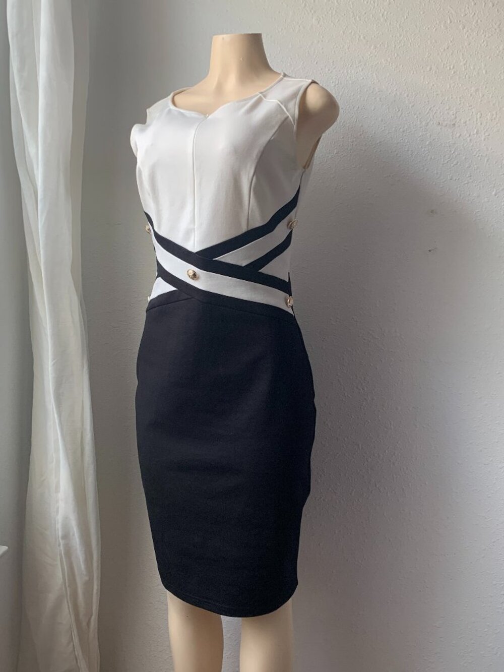 Sleeveless Color Block Work Sheath Pencil Dress Gold Button Accents Cocktail